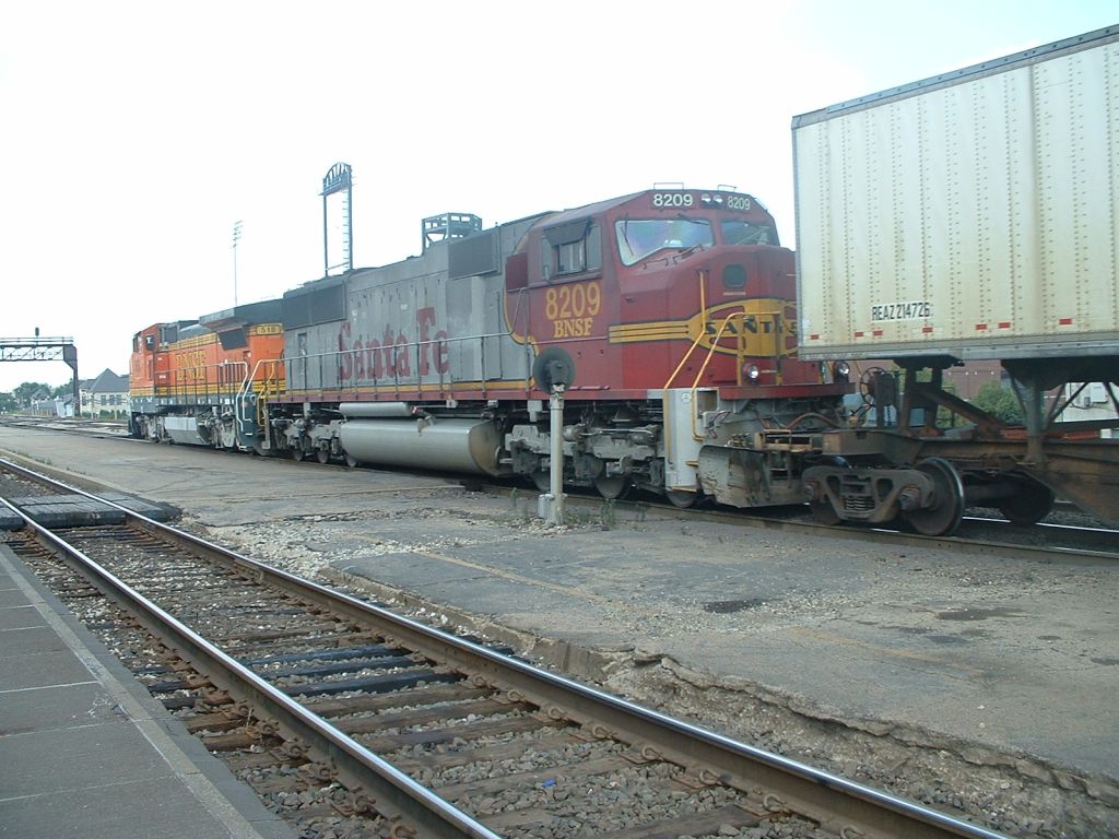 BNSF 8209